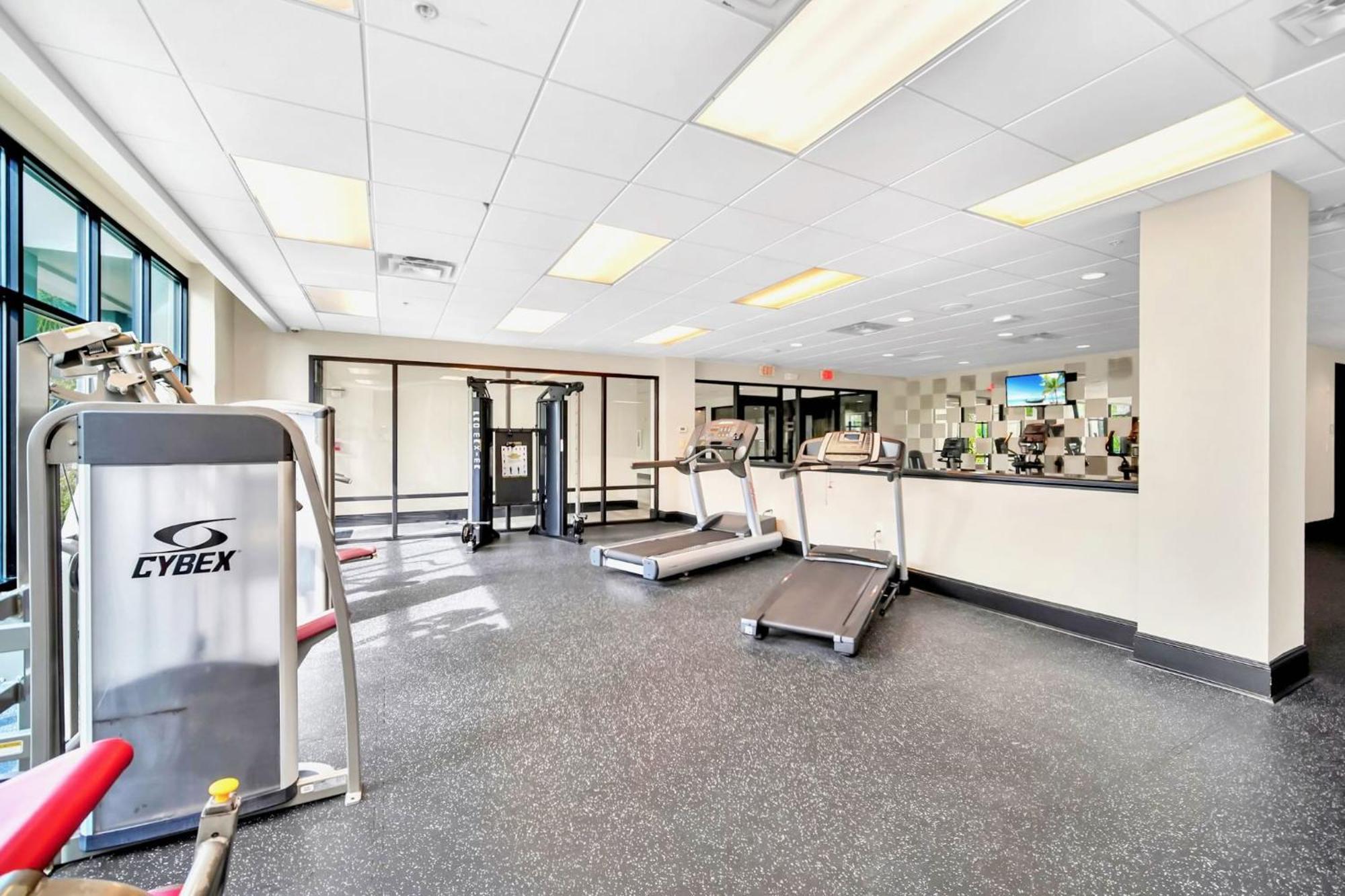 Bright & Modern 2Br Condo With Pool & Hot Tub, Near Disney! オーランド エクステリア 写真