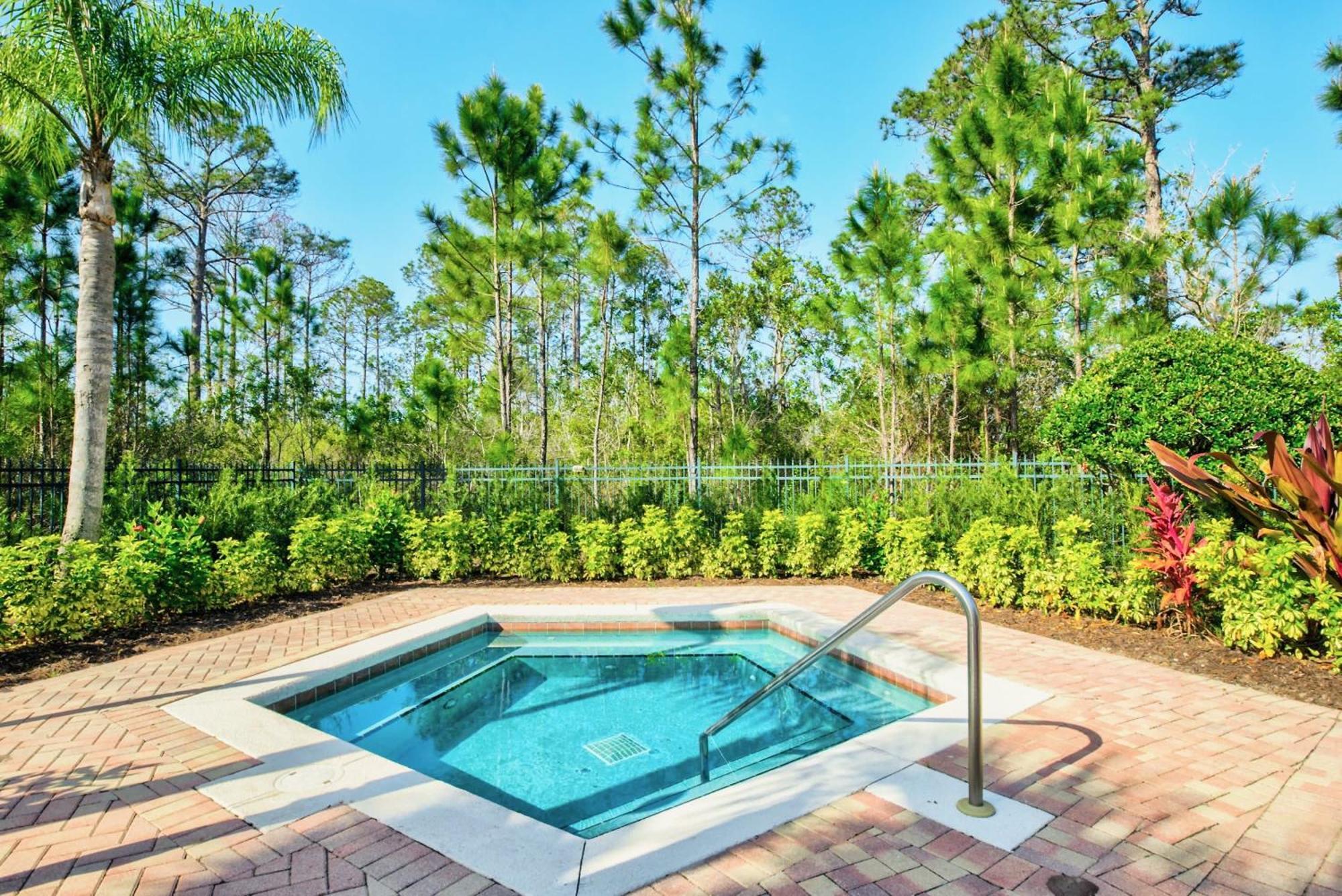 Bright & Modern 2Br Condo With Pool & Hot Tub, Near Disney! オーランド エクステリア 写真