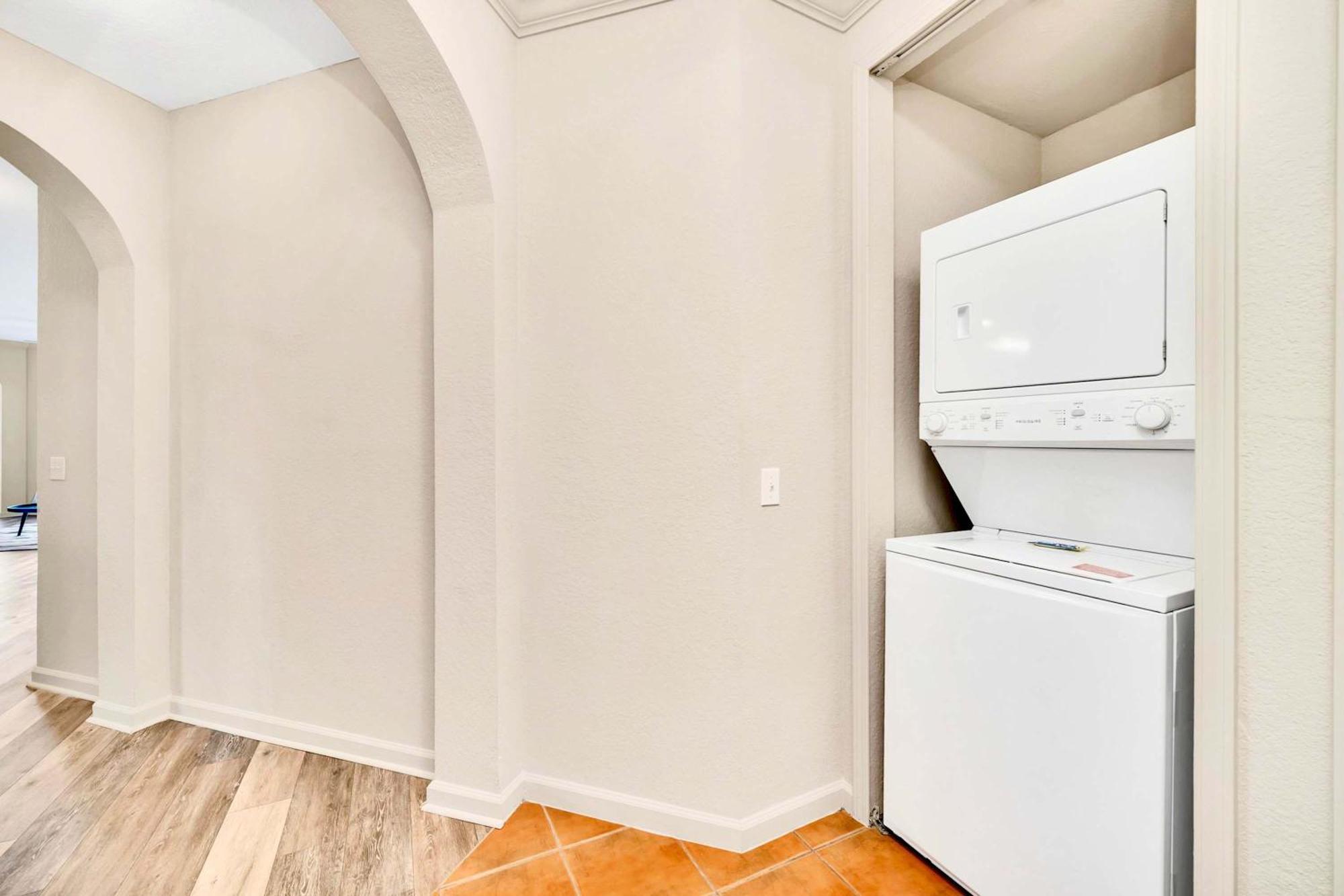 Bright & Modern 2Br Condo With Pool & Hot Tub, Near Disney! オーランド エクステリア 写真